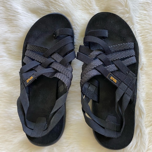 teva sandals size 7